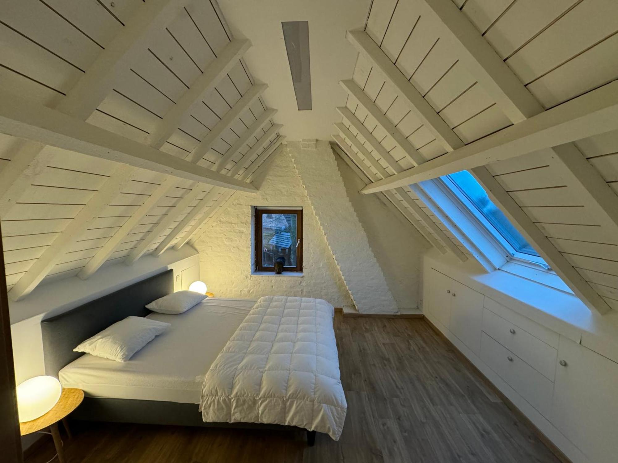 De Veldmuis, Met Mooie Speelhoek En Speelhuis Coxyde